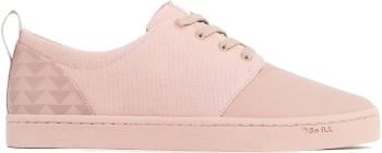 on the roam climbing shoes