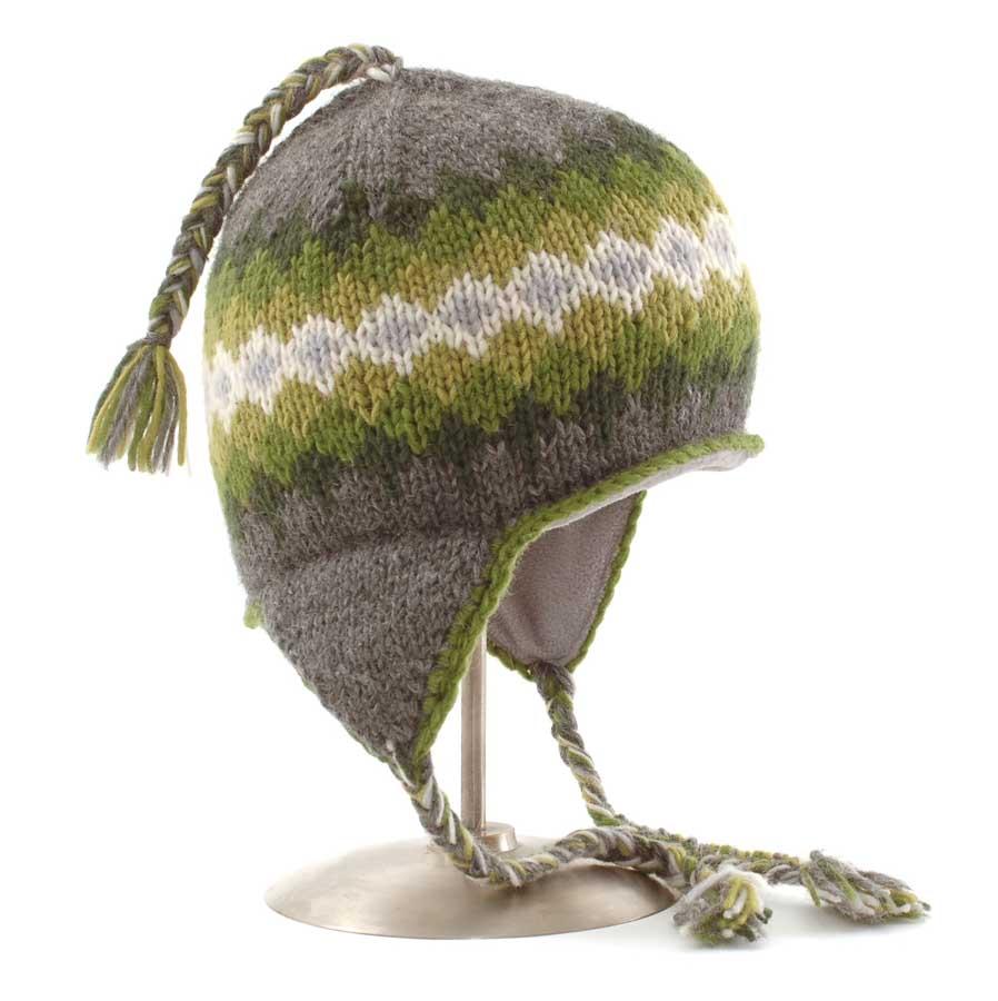 green ski hat