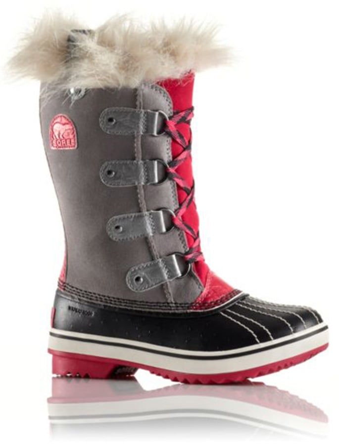 sorel youth tofino