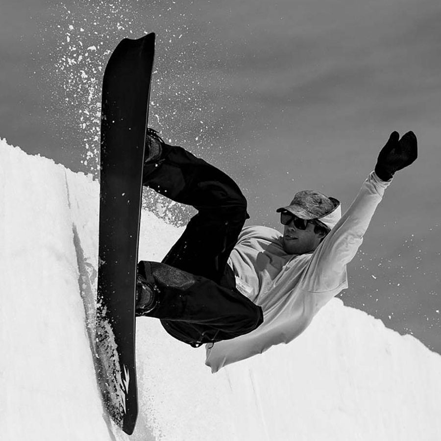 Jones Stratos Hybrid Camber Snowboard