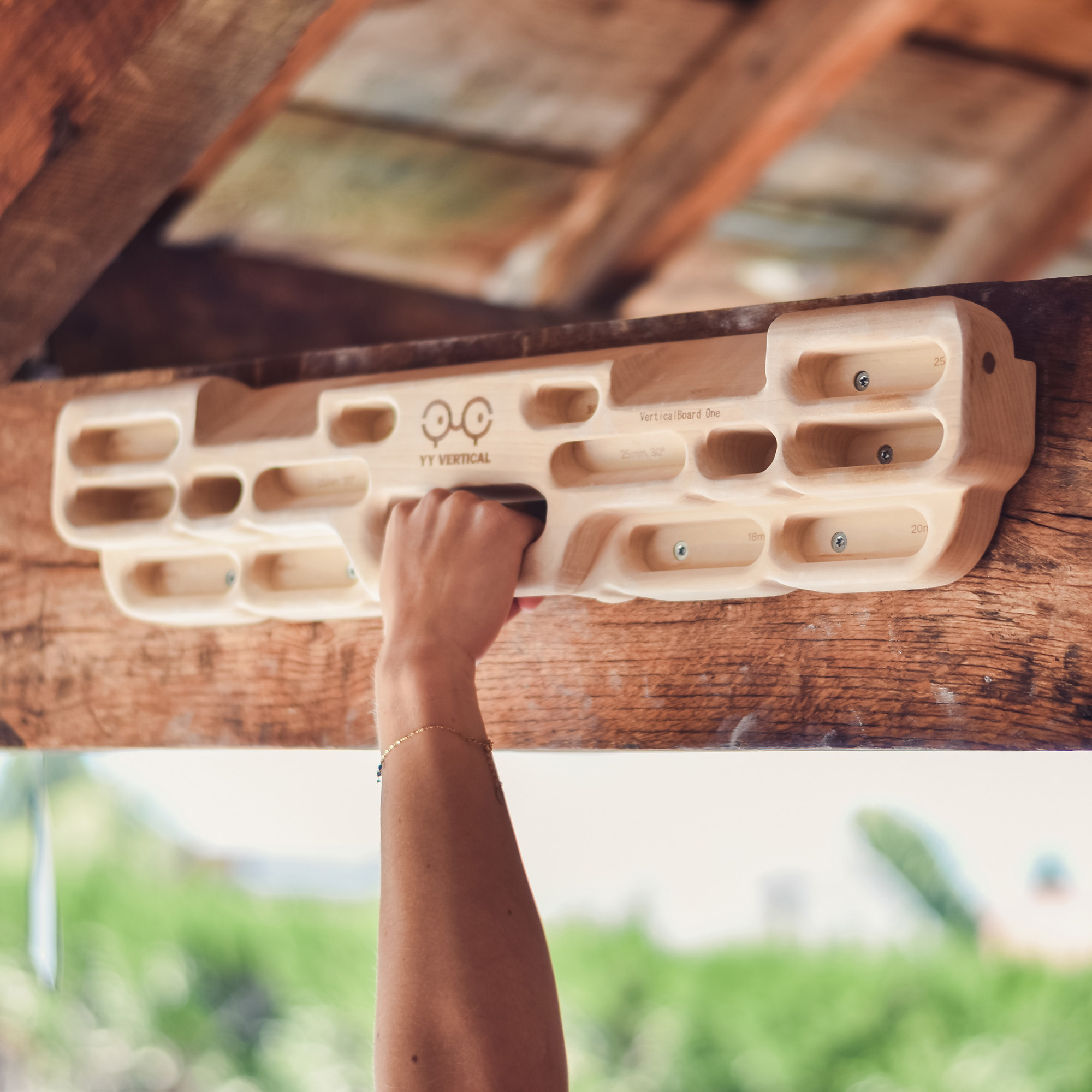 Y&Y Vertical One Board Wooden Climbing Training Hangboard