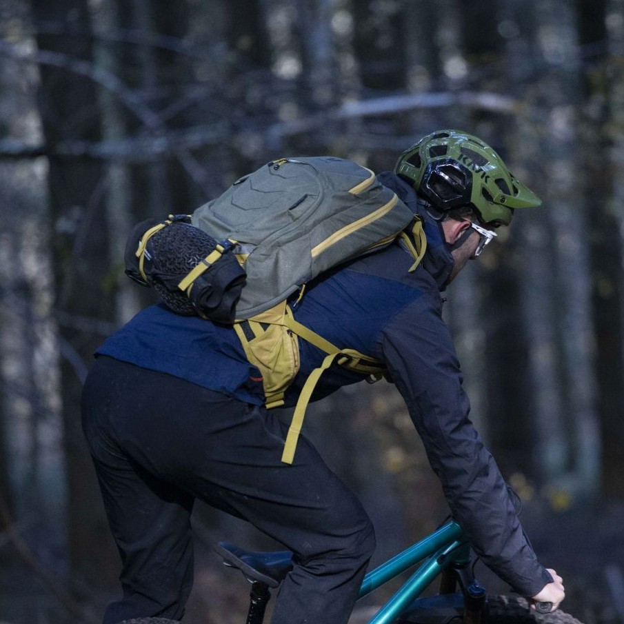 Deuter Attack 16 Cycling Back Protector Backpack