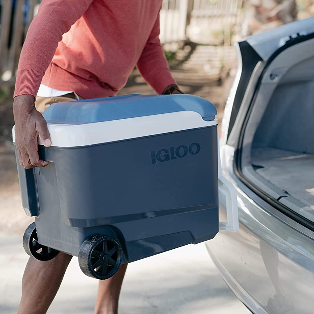 Igloo Maxcold 40 Roller Wheeled Camping Cool Box