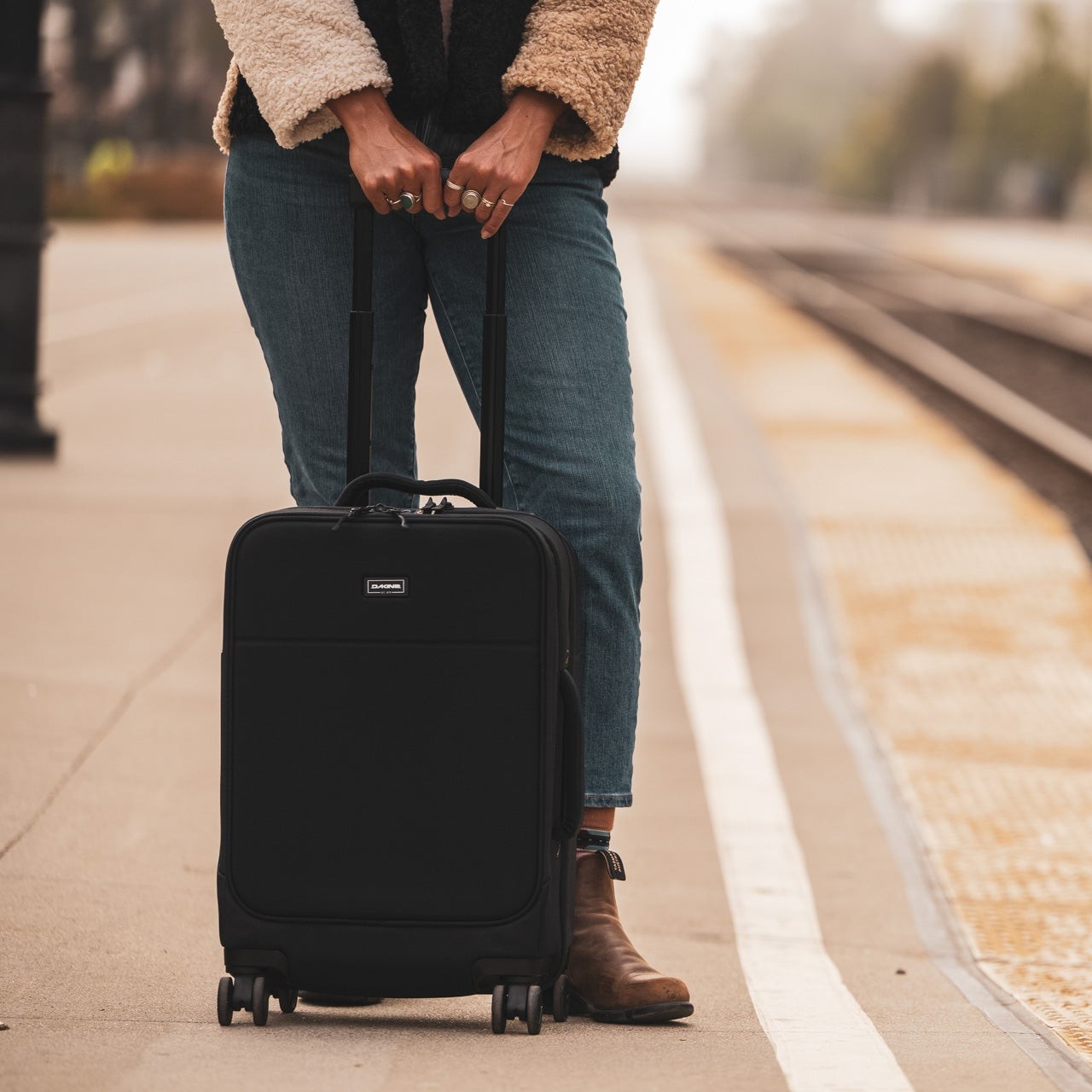 Dakine Verge Carry On Spinner 30 Wheeled Travel Suitcase