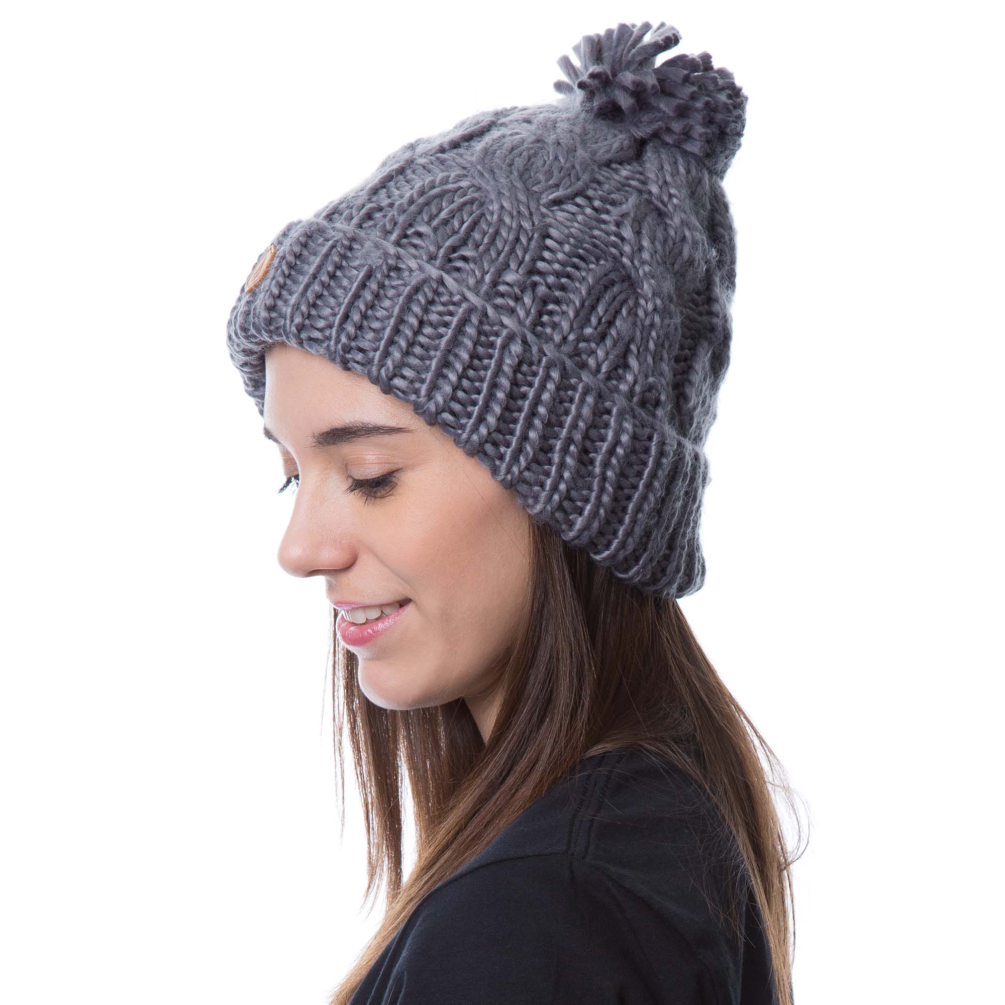 Volcom Hand Knit Women's Winter Bobble Hat / Pom Beanie
