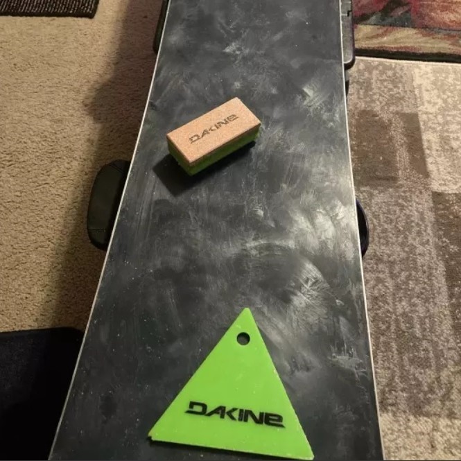 Dakine Triangle Scraper Snowboard/Ski Wax Removing Tool