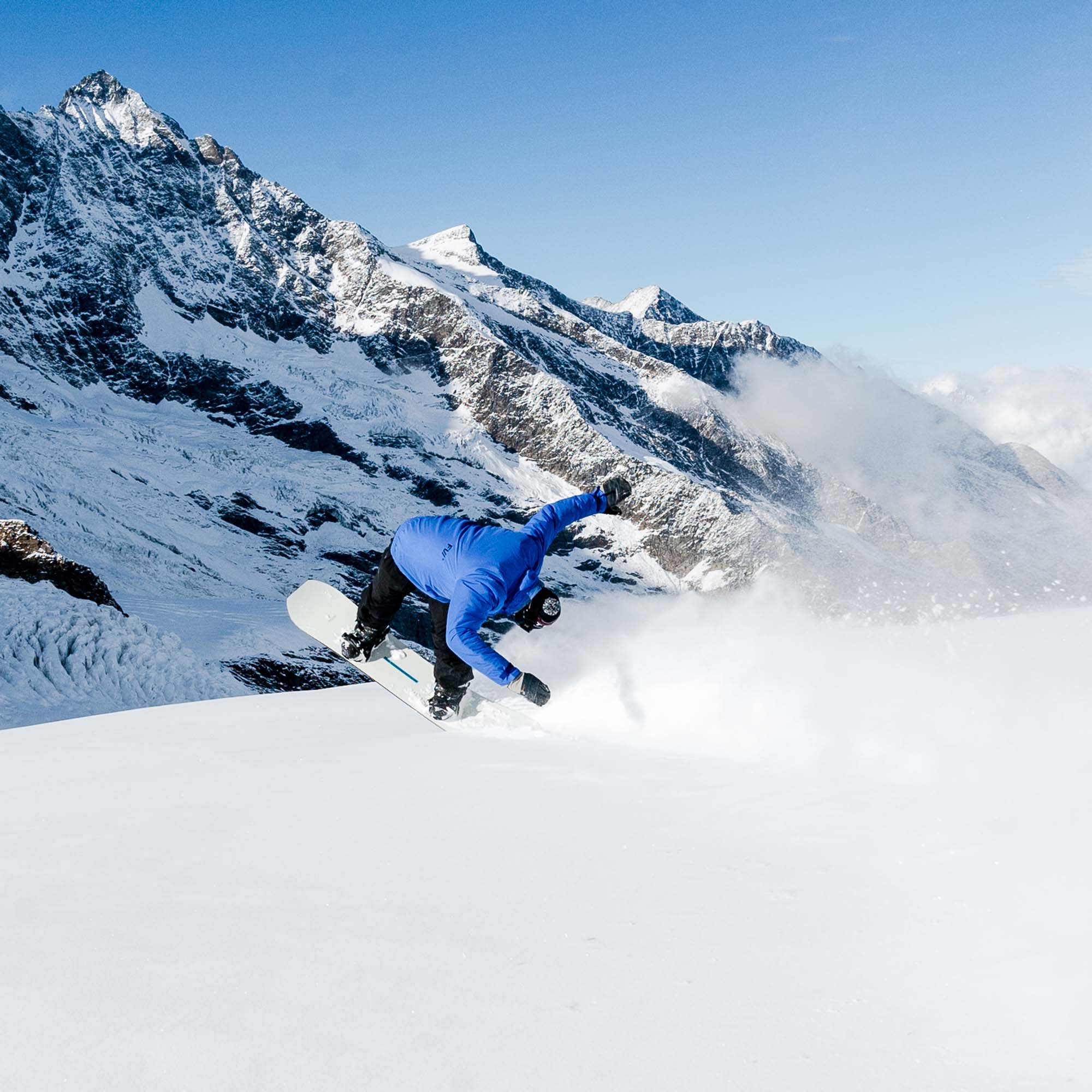 United Shapes Horizon All Mountain/Freestyle Snowboard